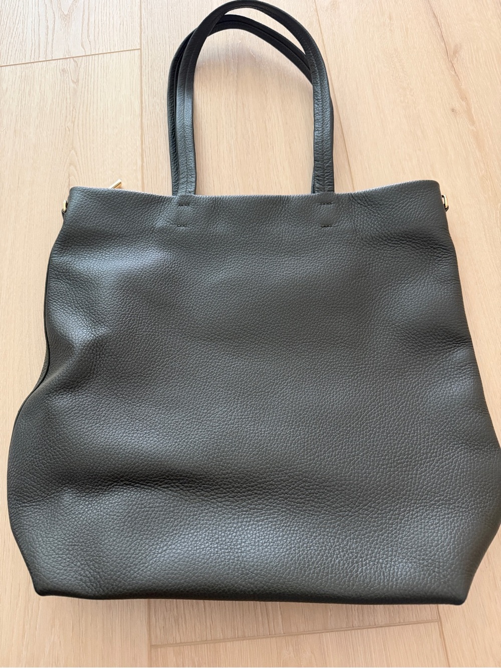 Cuyana tall easy zipper tote in dark olive - Picture 7 of 8